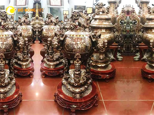 Đỉnh tròn, thất lân vờn cầu khảm ngũ sắc cho nhà thờ họ