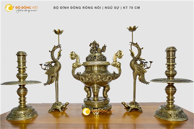 Cách sử dụng Bộ đỉnh đồng song long chầu nguyệt đôi nến tứ linh