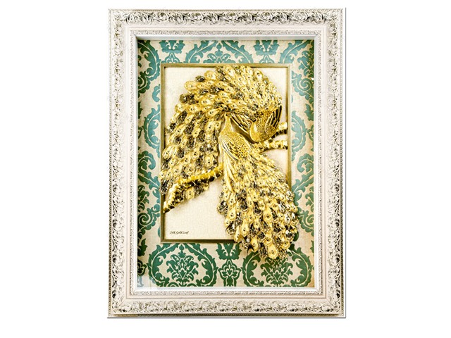 Tranh chim công mạ vàng