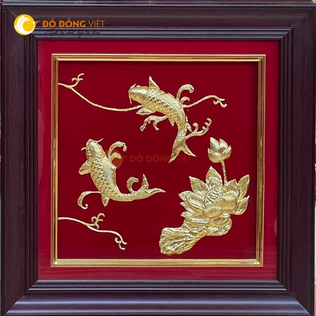 Tranh vàng cá chép hoa sen làm quà tặng Tết 2022