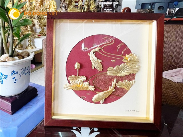 Tranh cá chép hoa sen dát vàng 24k- quà tặng tranh vàng cao cấp