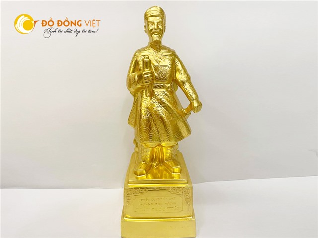 Tượng đồng danh nhân, tượng đồng Hưng Đạo Đại Vương mạ vàng