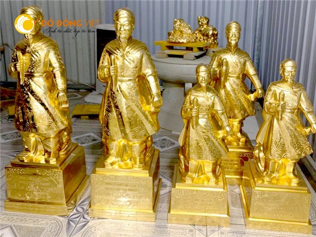 Đúc tượng Hưng Đạo Vương Trần Quốc Tuấn bằng đồng mạ vàng