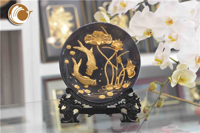 Đĩa vàng cá chép hoa sen- quà tặng cao cấp tại Cần Thơ