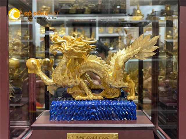 Tượng rồng vàng phong thủy làm quà tặng sếp tuổi Thìn