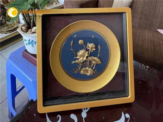 Tranh hoa sen vàng bằng vàng lá 24k- quà tặng sếp nữ ngày 8/3