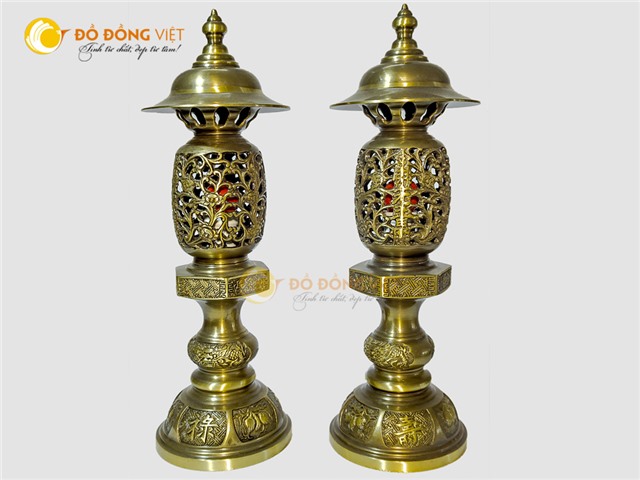 Báo giá đôi đèn điện thờ cúng bằng đồng thau đúc hai công nghệ tại Cần Thơ