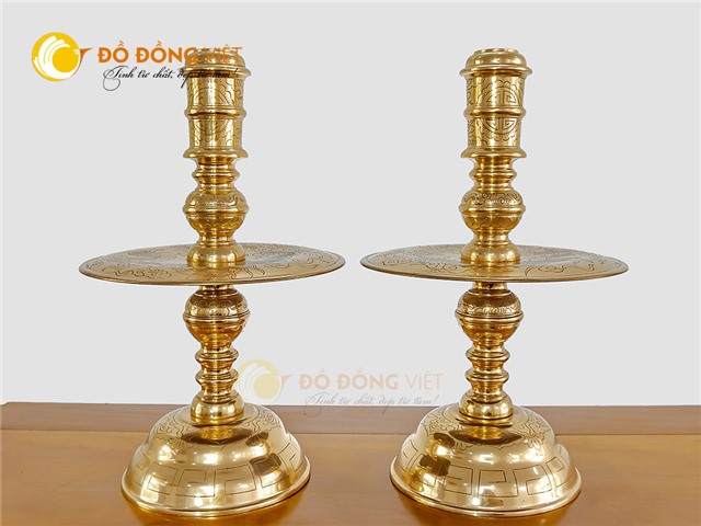 Đôi chân nến bằng đồng đỏ