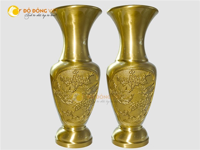Lọ hoa thờ cúng bằng đồng vàng