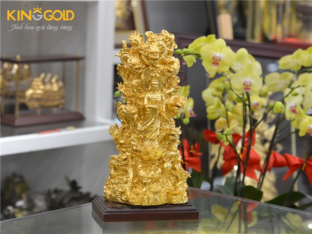 Tượng Quán Thế Âm Bồ Tát tọa Cửu long