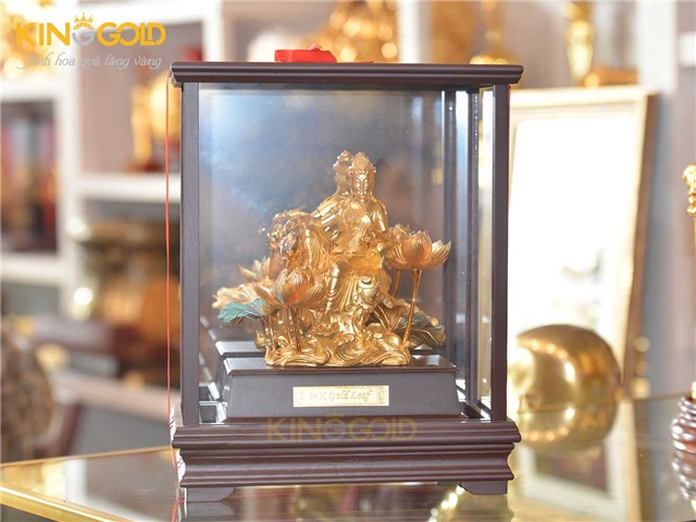 Tượng văn thù bồ tát mạ vàng 24k ngồi tọa thiền trên đầm sen