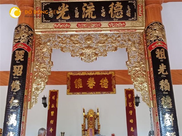 Lắp đặt cửa võng thờ cúng bằng đồng cho nhà thờ họ