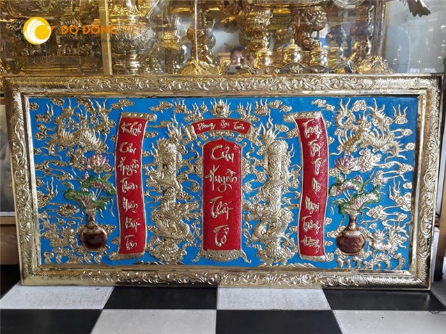 Báo giá Cửu huyền thất tổ bằng đồng vàng nền xanh tại Vĩnh Long