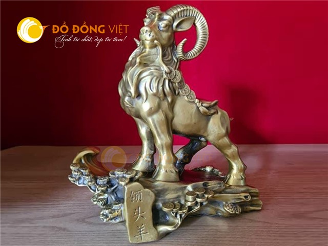 Tượng dê bằng đồng làm quà tặng gia chủ tuổi Mùi