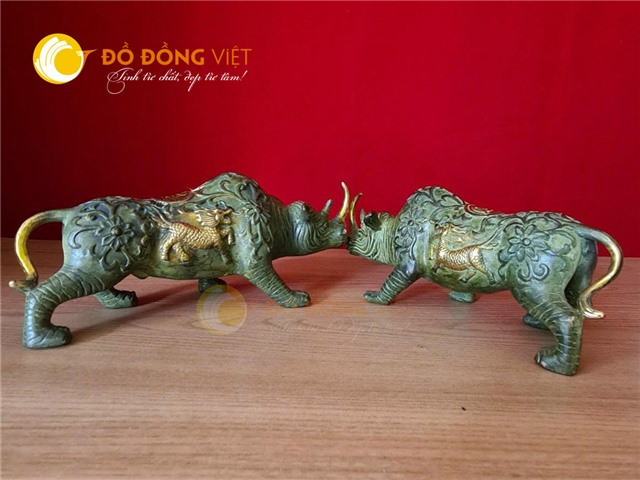 Cặp tượng tê giác phong thủy bằng đồng 