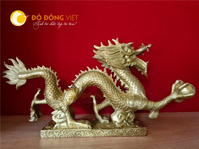 Tượng rồng thời Lý mạ vàng làm quà tặng sếp tuổi Thìn