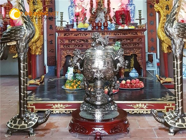 Đỉnh thất lân vờn cầu chạm cảnh Vinh quy bái tổ