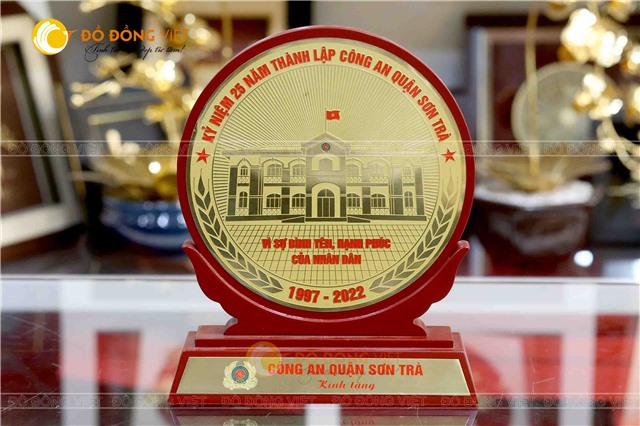 Biểu trưng quà tặng bằng gỗ đồng thiết  kế theo yêu cầu