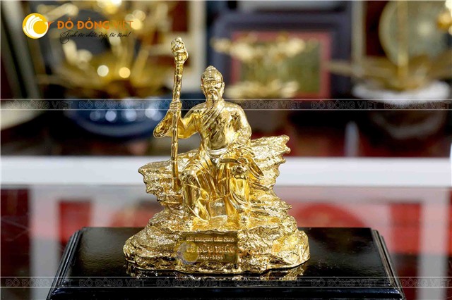 Đúc tượng danh y Lê Hữu Trác bằng đồng mạ vàng