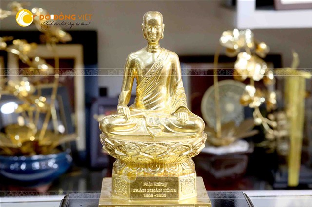 Tượng Phật Hoàng Trần Nhân Tông bằng đồng mạ vàng 24k 
