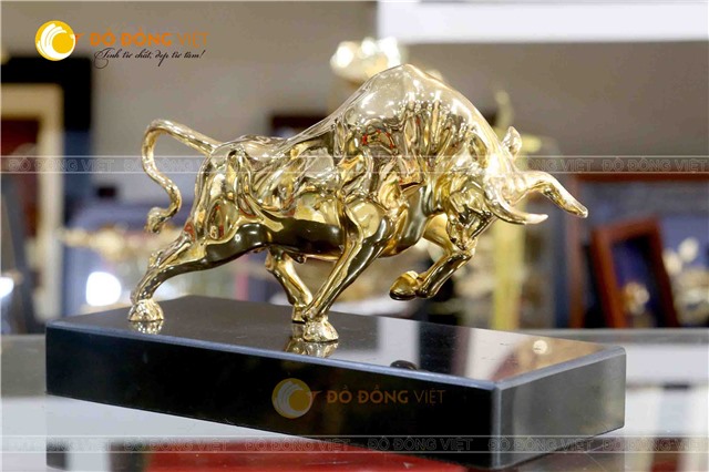 Tượng bò tài chính bằng đồng, giá bán tượng bò tài chính