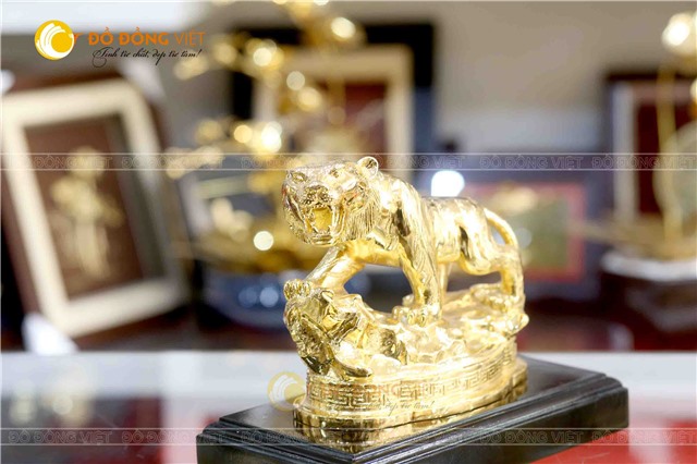 Tượng con hổ bằng đồng dát vàng, tượng hổ vàng phú quý