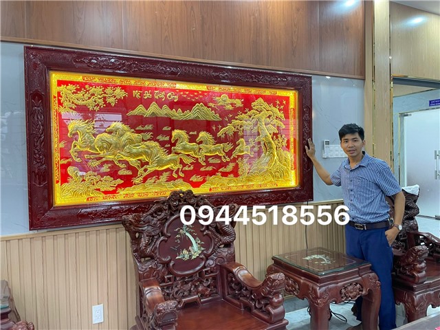 Tranh mã đáo thành công mạ vàng 9999 trang trí biệt thự
