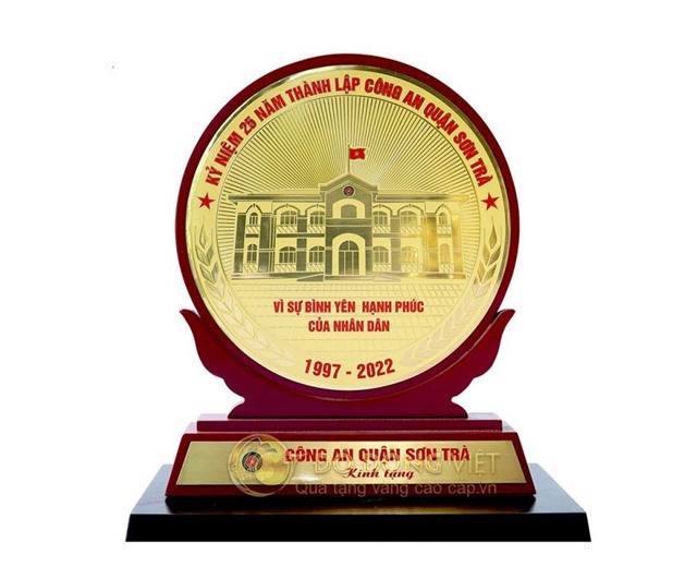 Quà tặng biểu trưng bằng đồng tặng Đại Hội