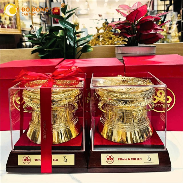 TRỐNG ĐỒNG MẠ VÀNG - QUÀ TẶNG ĐẶC BIỆT CHO NGÀY LỄ 30/4