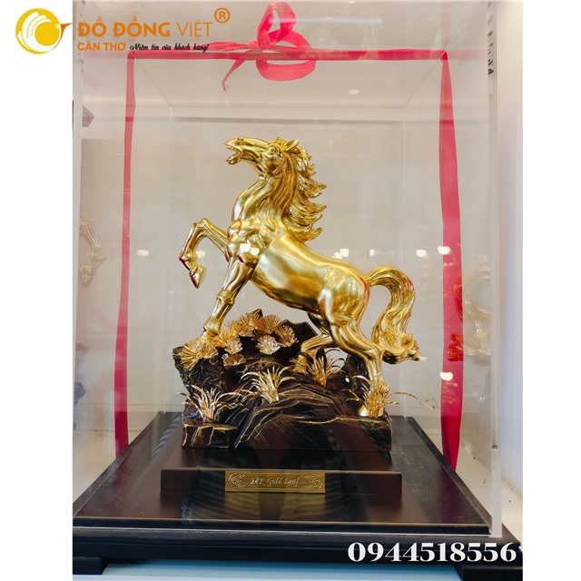 TƯỢNG NGỰA DÁT VÀNG – QUÀ TẶNG SANG TRỌNG CHO SẾP, ĐỐI TÁC, KHAI TRƯƠNG VÀ TÂN GIA