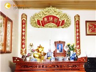 Cuốn thư câu đối bằng đồng vàng nền đỏ KT 1m76