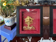 Tranh chùa Một Cột bằng vàng lá 24k làm quà tặng đối tác nước ngoài