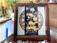 Tranh vàng 24k hoa sen đẹp tinh xảo, tranh hồ hoa sen khổ vuông
