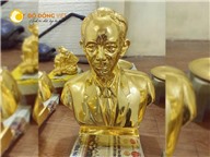 Đúc tượng chân dung truyền thần bằng đồng đỏ mạ vàng