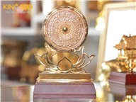 Mặt trống đồng đế hoa sen làm quà tặng đối tác nước ngoài