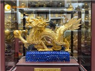 Tượng rồng vàng phong thủy làm quà tặng sếp tuổi Thìn