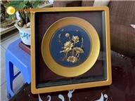 Tranh hoa sen vàng bằng vàng lá 24k- quà tặng sếp nữ ngày 8/3