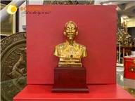 Tượng đồng Bác Hồ bán thân cỡ nhỏ