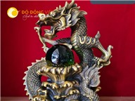 Tượng linh vật rồng ôm ngọc bằng đồng 