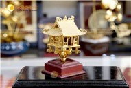 Mô hình Chùa Một Cột mạ vàng làm quà tặng ngoại giao