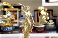Tượng đồng Nữ thần công lý cỡ nhỏ làm quà tặng lưu niệm