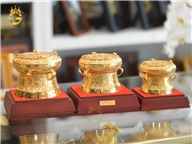 Trống đồng mạ vàng thu nhỏ làm quà tặng đối tác nước ngoài