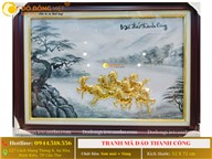 ĐỘC ĐÁO & QUYỀN LỰC: TRANH MÃ ĐÁO VÀNG 24K TRÊN NỀN SƠN MÀI ĐEN HUYỀN BÍ!